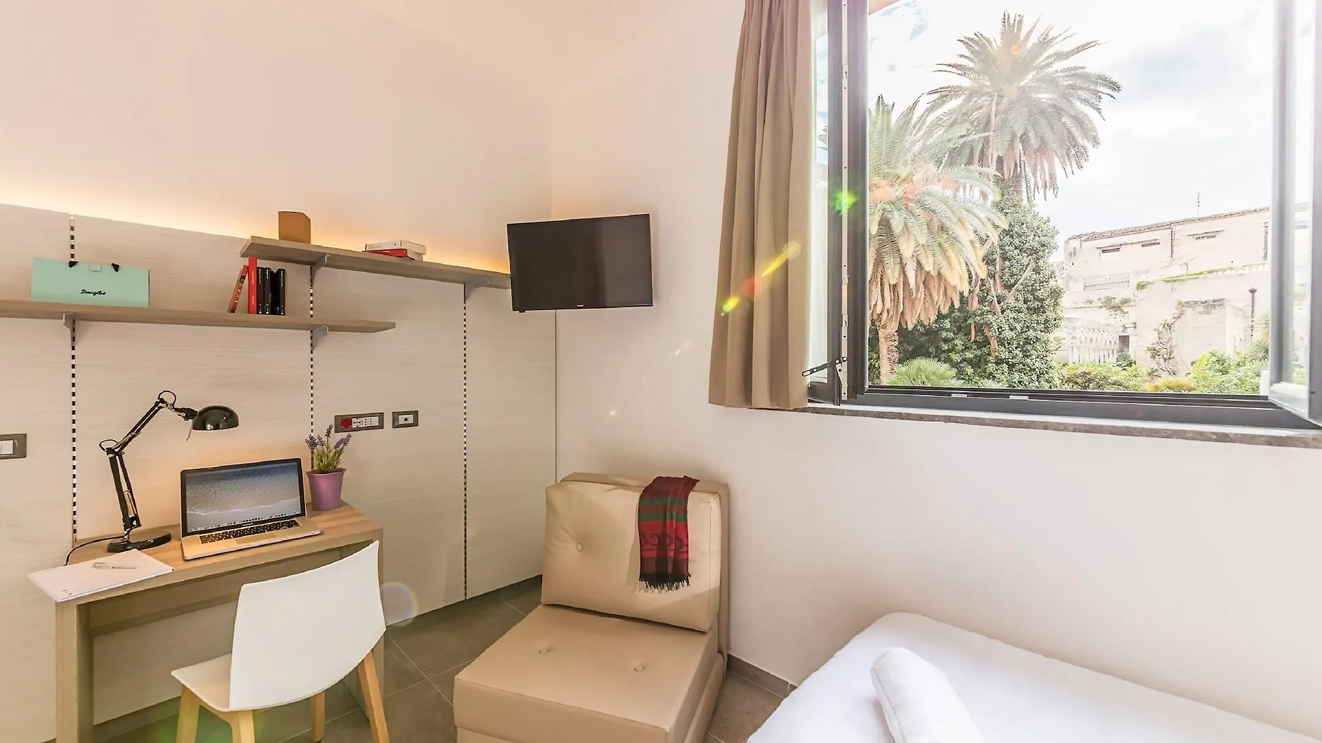 Camplus Palermo Normanni - Casa Per Ferie 3*,