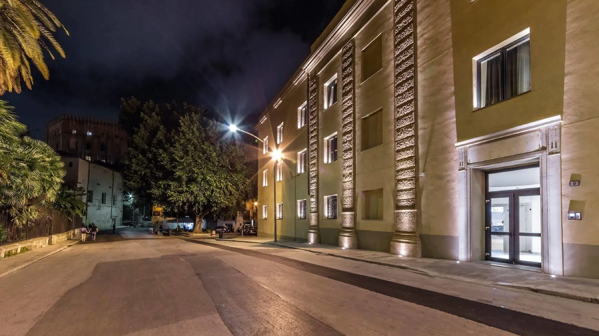 Camplus Palermo Normanni - Casa Per Ferie 3*,